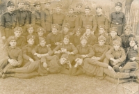 Vojenská služba v jednotkách rumunské armády, Petr Sýkora v druhé řadě shora druhý zleva, 70. léta