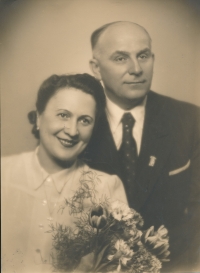 Marie a Josef Malí, svatební foto, 1946