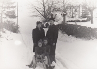 Rodina Holých v Jablonci nad Nisou, zima 1944