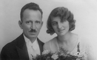 Svatební fotografie rodičů Stanislava a Albíny Holých, 1932