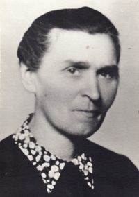 Dcera Josefa Probošta Anna, provdaná Moravcová – sousedka pamětníka