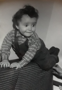 V dětství