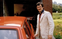 Warcisław Martynowski se svým autem v 80. letech
