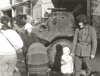 V uliciach Bukurešti počas rumunskej revolúcie III., december 1989.