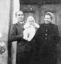 S rodiči Emmou a Josefem, 1944