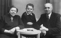 S rodiči Emmou a Josefem, 1957