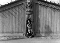 Eva Mikešová se souborem, Kanada, 1979