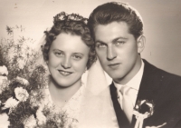 Svatební fotografie Hildegarda a Arnošt Stříbní, 1962
