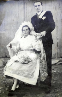Svatební fotografie Josefa a Antonie Draxelových, začátek 60. let