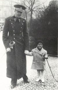 Vojen Güttler s tatínkem, asi 1935