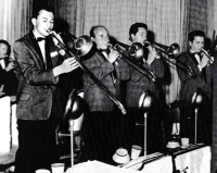 Trombonová sekce orchestru Vlastimila Kloce, 1959. Jan Malypetr třetí zleva