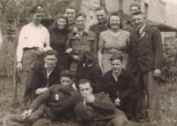 James Carle in Letohrad-Orlice in 1945. With Ferdinand Stejskal, his wife, one of the Svobodová sisters, and another Prisoners of War