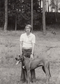 Jiří Wonka s bratrovým psem 1977.
