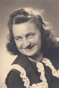 Maminka Gertruda Wonková rozená Hackelová, 1948.