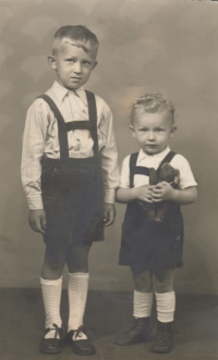 Jiří a Pavel Wonkovi, 1956.