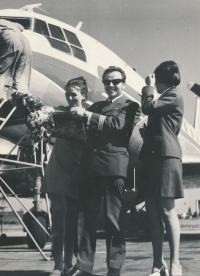 Břetislav Horáček s letuškami v 70. letech