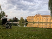 Alois Volkman u gymnázia v Litovli 2022