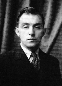 Strýc Bartoloměj Pláňava (1906-1943). Bratr maminky, kterého v roce 1942 sebralo gestapo za spolupráci s partyzány a držení zbraní. V září 1942 popraven v Breslau
