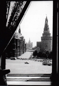 Moskevský Kreml na fotografii z hotelového pokoje manželů Ruszelákových v červenci1968