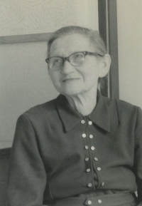 Babička Františka Tobková kolem roku 1970