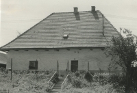 Domeček ve Vlkově, kam byli Tobkovi přesídleni v letech  1956 až 1960
