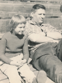 Hanuš Snabl s dcerou Věrou, cca 1963