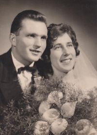 Svatební fotografie manželů Matičkových, 1962