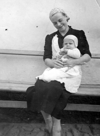 Radomil Maléř with his mother Marie / 1938