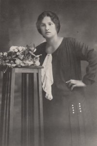 Maminka Anežka, roz. Bednaříková