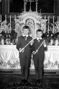Radomír Vítek se svým dvojčetem Milanem / kolem roku 1968