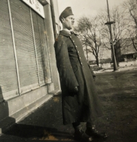 Otec pamětníka Antonín Vrána na dovolené během nasazení na práci v Norsku roku 1943