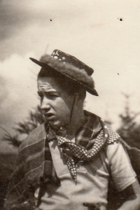 Mladý čundrák Ladislav Vilímek na fotografii z roku 1954