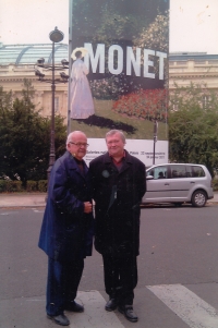 Antonín Jaroslav Liehm (vpravo) a Vítězslav Tichý v Paříži v roce 2011