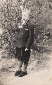 Pamětník, první svaté přijímání, 1938