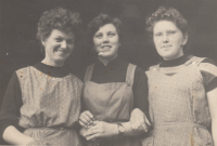 Manželka Marie vpravo, 1965