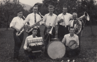 Se saxofonem, s kapelou, 1975