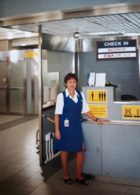 Krista Dytrychová na letišti v Karlových Varech v 80. letech