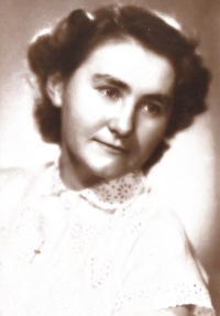 Marta Pinke, rozená Křivanová, asi rok 1946