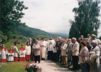 Unveiling of the memorial stone at the cemetery in Hroznětín