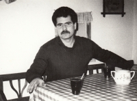 Ivan Hubáček na chalupě v Neveklovicích v roce 1980
