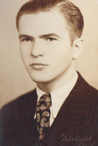 Manžel pamětnice Oldřich Stehlík na fotografii pro Baťovu školu práce (BŠP)