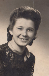 Drahomíra Stehlíková zhruba ve věku 16 let