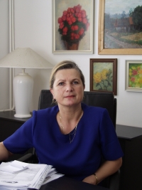 Ivana Hubáčková v kanceláři, 2004