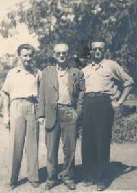 Slávek, Osvald, Odon Závodští, 1947