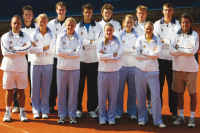 Jiří Hřebec (zcela vpravo) s extraligovým družstvem 1. ČLTK Praha, rok 2005