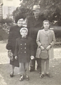 rodina Veverkova, 50. léta