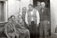 Karel Reinhardt s rodinou; září 1980