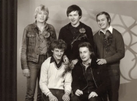 Pavel Hroznata Adamec se spolužáky z havlíčkobrodského gymnázia, 1982