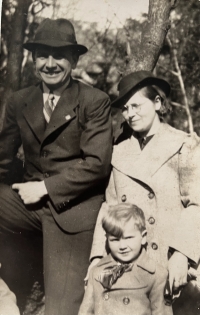 Alois a Marie Zachovi s malým Janem