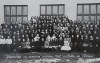 Exercicie v e škole pro ženská povolání v Bojkovicích, 21. únor 1947